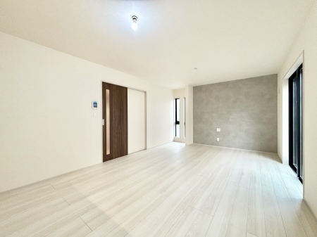 ���̑����ρ@�Ƒ��̏Ί炪���R�Ɛ��܂�Ă���A����ȕ��͋C�̃_�C�j���O�Ɏd�オ���Ă��܂��B