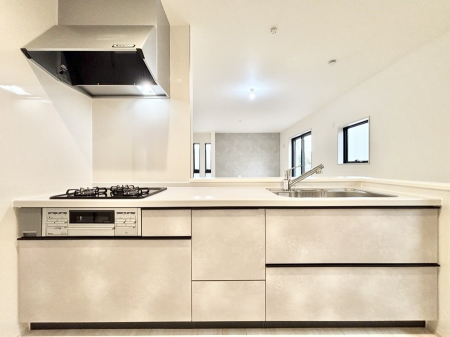 �L�b�`���@���������Ȃ���ł����Ƒ��Ƃ̉�b���y���߂�ΖʃL�b�`��