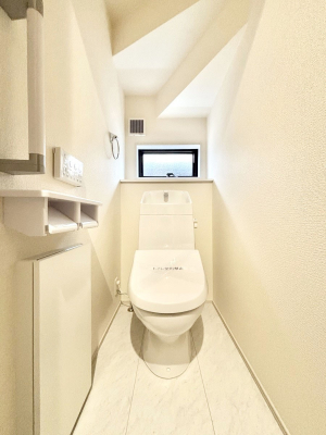 �g�C���@�g�C����1�K��2�K���ꂼ��ɔz�u����Ă��ĂƂĂ��֗��ł��B 