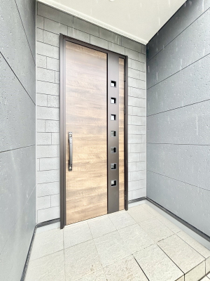 ���ց@��؂ȉƑ��A���q���o�}���錺�ցB