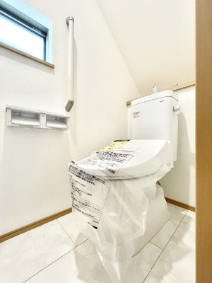 �g�C���@�g�C����1�K��2�K���ꂼ��ɔz�u����Ă��ĂƂĂ��֗��ł��B 