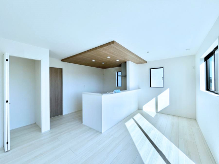 ���r���O�@�Ƒ��c���̎��Ԃ����������Ȃ��났�̃��r���O�_�C�j���O�B   