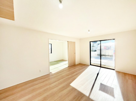 ���r���O�@�אڂ̘a�����J������΂���ɍL�X��Ԃ�