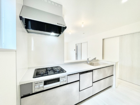 �L�b�`���@�J�E���^�[�z���ɂ��b�������Ȃ��疈���̂������������Ɗy����