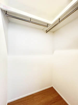 ���[�@�ߗނ��n���K�[�Ɋ|�����܂܎��[�ł���N���[�[�b�g�B�������ڂ����₷���ĕ֗��ł��I