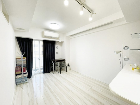 ���r���O�@�傫�ȑ����炽���Ղ�̗z���ƕ����������郊�r���O