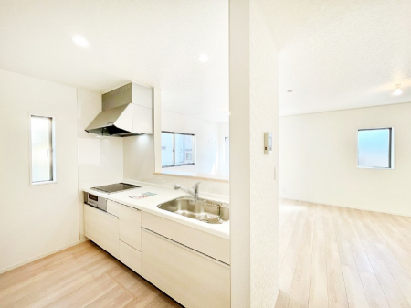 �L�b�`���@�J�E���^�[�z���Ɋy����������ׂ�B�����̂������������Ɣ��������Ȃ肻���ł��ˁB