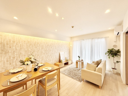 ���r���O�@�傫�ȑ����炽���Ղ�̗z���ƕ����������郊�r���O