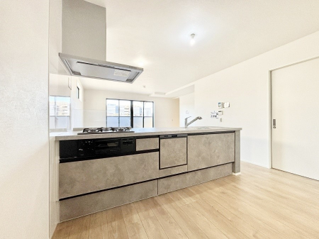 �L�b�`���@���������Ȃ���ł����Ƒ��Ƃ̉�b���y���߂�ΖʃL�b�`��