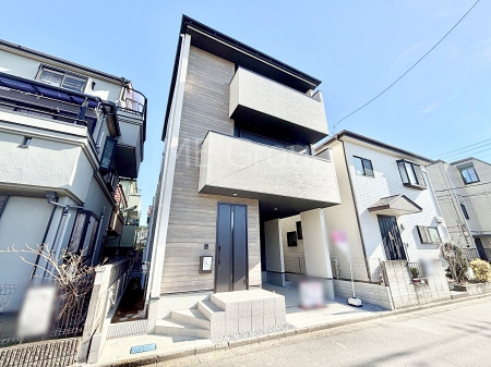 ���n�O�ώʐ^�@�������ꂽ�O�ρA�㎿�ȏZ��Ԃ��L���鎺���͉i�����S���ĉ߂�����Z���ł��B