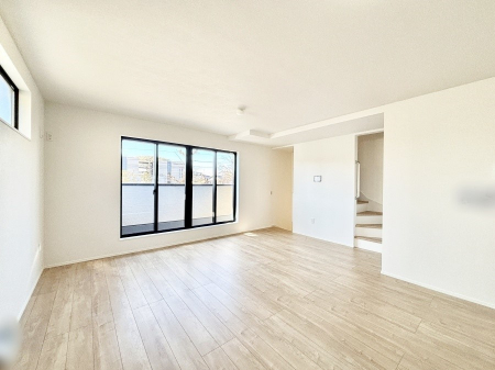 ���r���O�@���邢�z���������A�����̕��͋C�ɖ�������郊�r���O�_�C�j���O