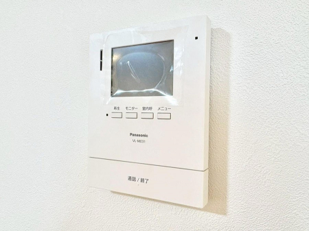 ���̑����ρ@���q�҂��m�F�ł���s�u���j�^�[�t�C���^�[�z��