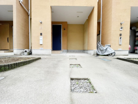 �@�����Ɍ������Ȃ����ԃX�y�[�X�B