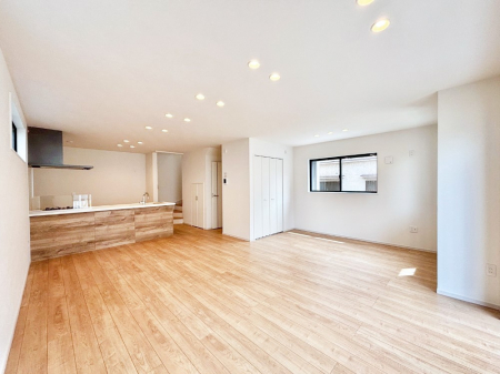 ���r���O�@�Ƒ��c���̎��Ԃ����������Ȃ��났�̃��r���O�_�C�j���O�B   