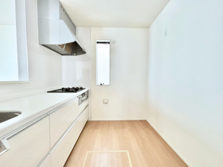 �L�b�`���@�u�₩�ȕ����ʂ蔲����L�b�`���B��������̂Ŗ��邭���C�ɂ��𗧂��܂��B