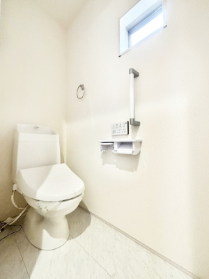 �g�C���@�g�C����1�K��2�K���ꂼ��ɔz�u����Ă��ĂƂĂ��֗��ł��B 