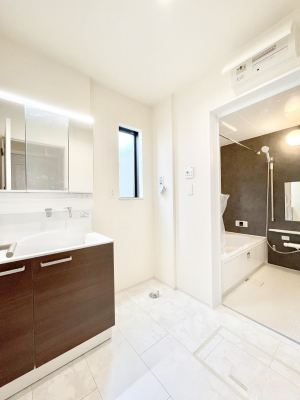 ���̑��@�L�X�Ƃ�Ƃ�̂��郉���h���[�X�y�[�X�B  