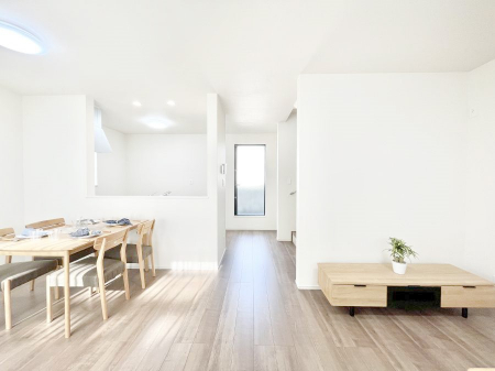 ���r���O�@�Z�ޕ��̌��������o�����A�C���e���A���l����̂��y���݂ȃ��r���O�ł��I 