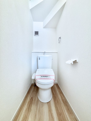 �g�C���@�E�H�V�����b�g�t���g�C����1�K��2�K���ꂼ��ɔz�u����Ă��ĂƂĂ��֗��ł��B 