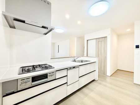 �L�b�`���@�J�E���^�[�z���ɂ��b�������Ȃ��疈���̂������������Ɗy����