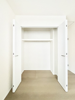 ���[�@��������ߗނ�ו��Ȃǂ̎��[�ɕ֗��ȃN���[�[�b�g�t���ł��B