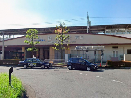 ���ӊ��@�w 1600m �����ɐ�����J�ˉw�@