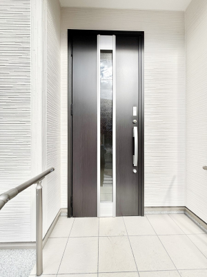 ���ց@��؂ȉƑ��A���q���o�}���錺�ցB