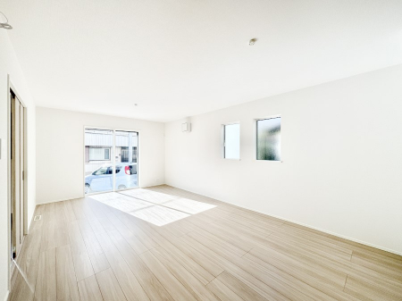 ���̑����ρ@�Ƒ��̏Ί炪���R�Ɛ��܂�Ă���A����ȕ��͋C�̃_�C�j���O�Ɏd�オ���Ă��܂� 