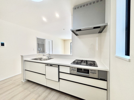 �L�b�`���@���������Ȃ���ł����Ƒ��Ƃ̉�b���y���߂�ΖʃL�b�`��