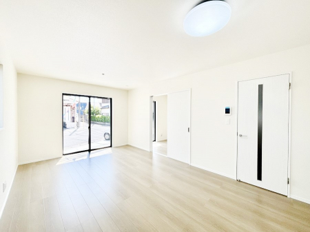 ���r���O�@�傫�ȑ����炽���Ղ�̗z���ƕ����������郊�r���O�_�C�j���O