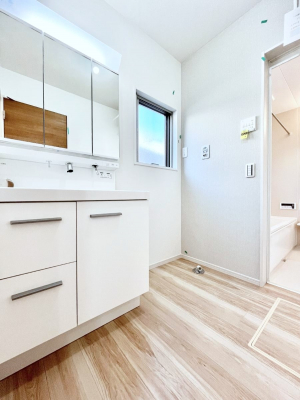 ���̑��@�������̂�����K��Ԃł��B�����̐g�x�x���C�����ǂ����g�������܂��B 