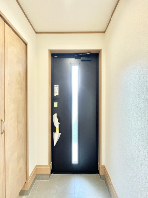 ���ց@�K���X�X���b�g�̓��������փh�A�������Ɍ���͂��Ă���܂�