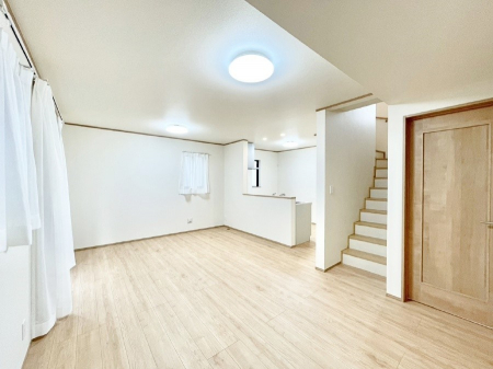 ���r���O�@�����u�������܁v�u��������v�Ƒ��Ƃ̃R�~���j�P�[�V�������[�܂郊�r���O�C���K�i�B