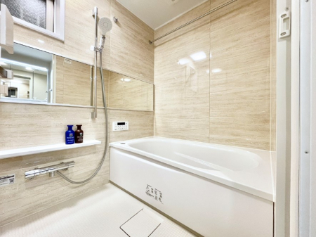 �����@����̔�������Ă���閾�邢�������̂���o�X���[��  