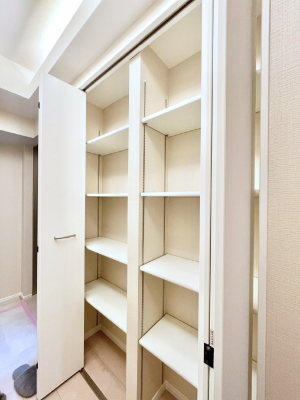 ���[�@�L�����[�B�|���p�����p�i�̃X�g�b�N�Ȃǂ�����������[�B