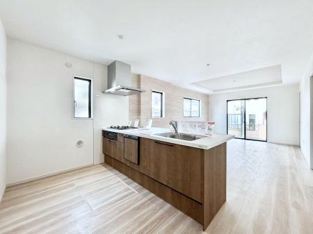 �L�b�`���@���������Ȃ��炲�Ƒ��Ƃ̉�b���y���߂�ΖʃJ�E���^�[�L�b�`��