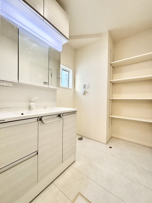 ���̑��@�^�I������ʗp��̃X�g�b�N�ނ�u����֗��ȉ��I���̐��ʏ��B