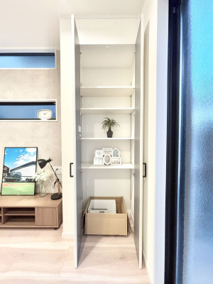 ���̑����ρ@���r���O���[�B�����Ɏ��[������ƕ����W�܂�LDK���X�b�L���Еt�������ł��ˁB  