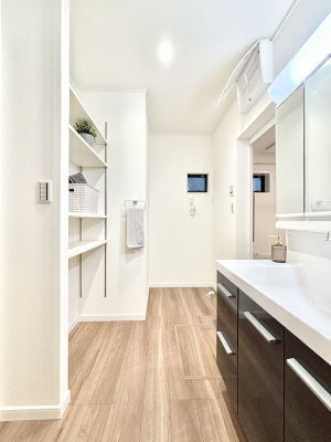 ���̑��@�������̂�����K��Ԃł��B�����̐g�x�x���C�����ǂ����g�������܂��B 