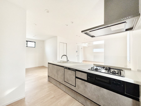 �L�b�`���@���r���O�ŗV�Ԃ��q�l�������Ȃ��炨�������ł���ΖʃL�b�`��