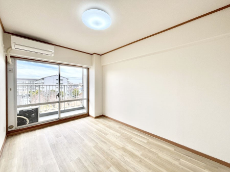 ���̑����ρ@�o���R�j�[���J�������v���X���Ă����m��  