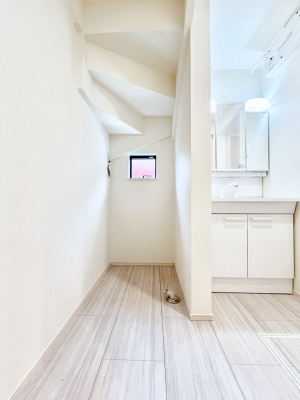 ���̑��@���l���X�y�[�X������^�I���ނ��܂ȂǃX�g�b�N�����[����̂ɕ֗��ł��B