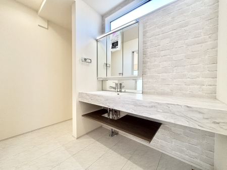 ���ʑ�E���ʏ��@�傫�����₷���O�ʋ��Ő�����������ʑ�́A�g�����Ȃ݃`�F�b�N�┧�̂������ɂ������߂ł��B 