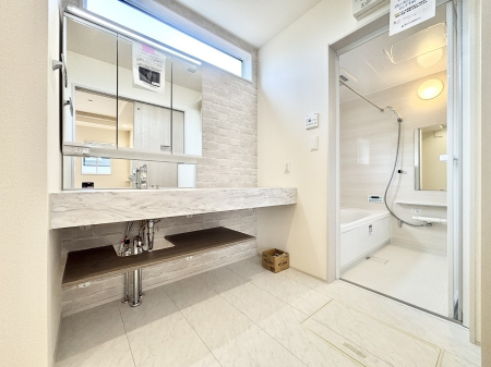 ���̑��@�������̂�����K��Ԃł��B�����̐g�x�x���C�����ǂ����g�������܂��B 