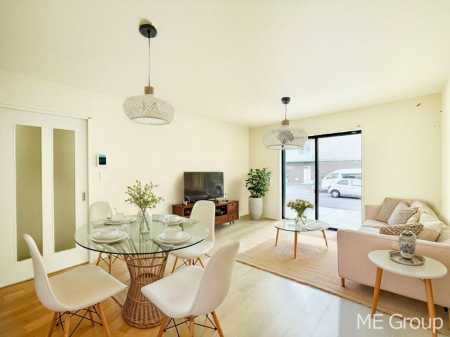 ���r���O�@���Ƒ��̓��₩�Șb�����ŕ�܂�閾�邢���r���O  ���Ƌ��CG�ł�