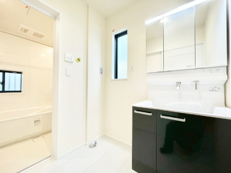 ���̑��@�L�X�Ƃ�Ƃ�̂��郉���h���[�X�y�[�X�B  