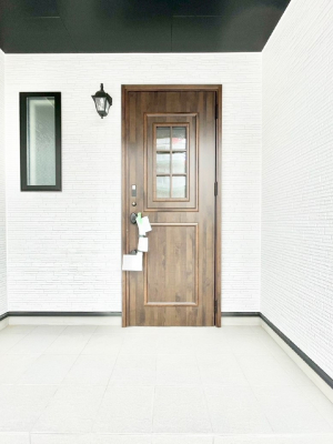 ���ց@��؂ȉƑ��A���q���o�}���錺�ցB