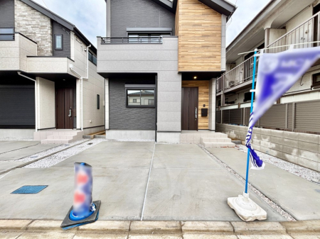 �@2��i�Ԏ�ɂ��j���ԉI���Ƒ��݂�Ȃ̎��]�Ԃ��u����L�X�J�[�X�y�[�X�B