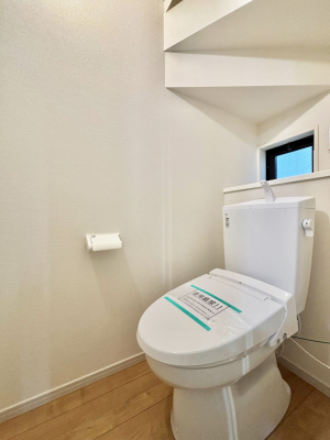 �g�C���@�g�C����1�K��2�K���ꂼ��ɔz�u����Ă��ĂƂĂ��֗��ł��B 