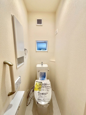 �g�C���@�g�C����1�K��2�K���ꂼ��ɔz�u����Ă��ĂƂĂ��֗��ł��B 